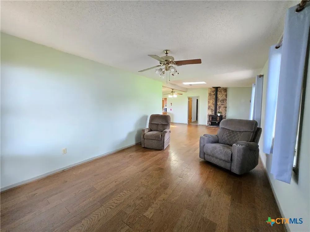 1495 W Bayshore Drive Palacios, TX 77465