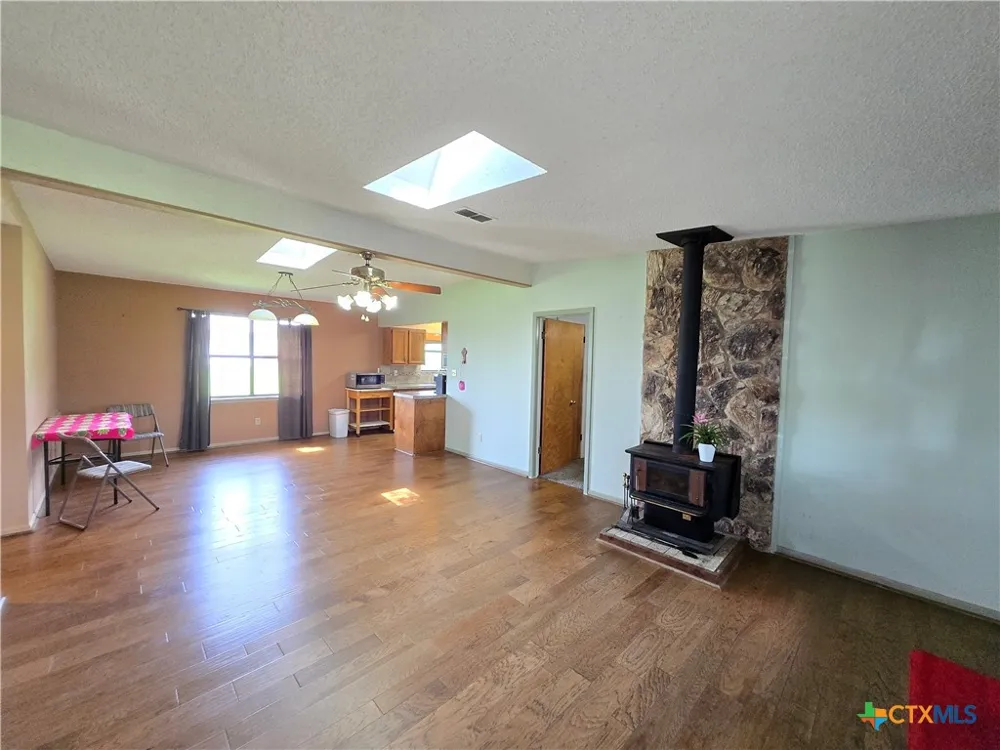 1495 W Bayshore Drive Palacios, TX 77465