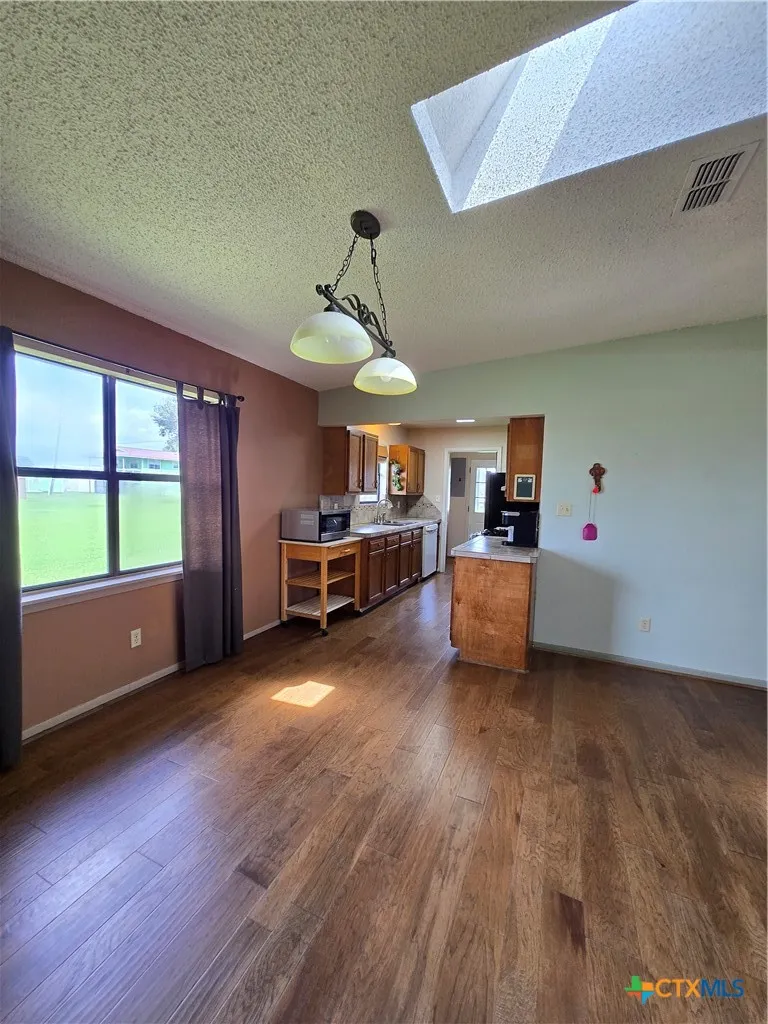 1495 W Bayshore Drive Palacios, TX 77465