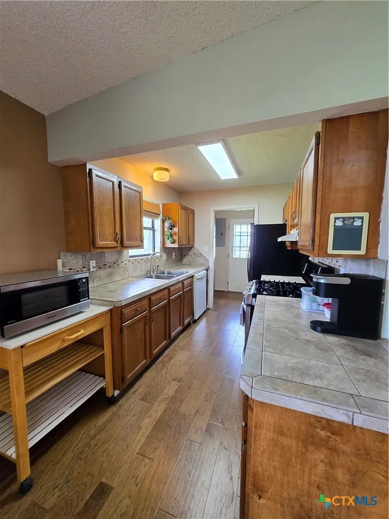 1495 W Bayshore Drive Palacios, TX 77465