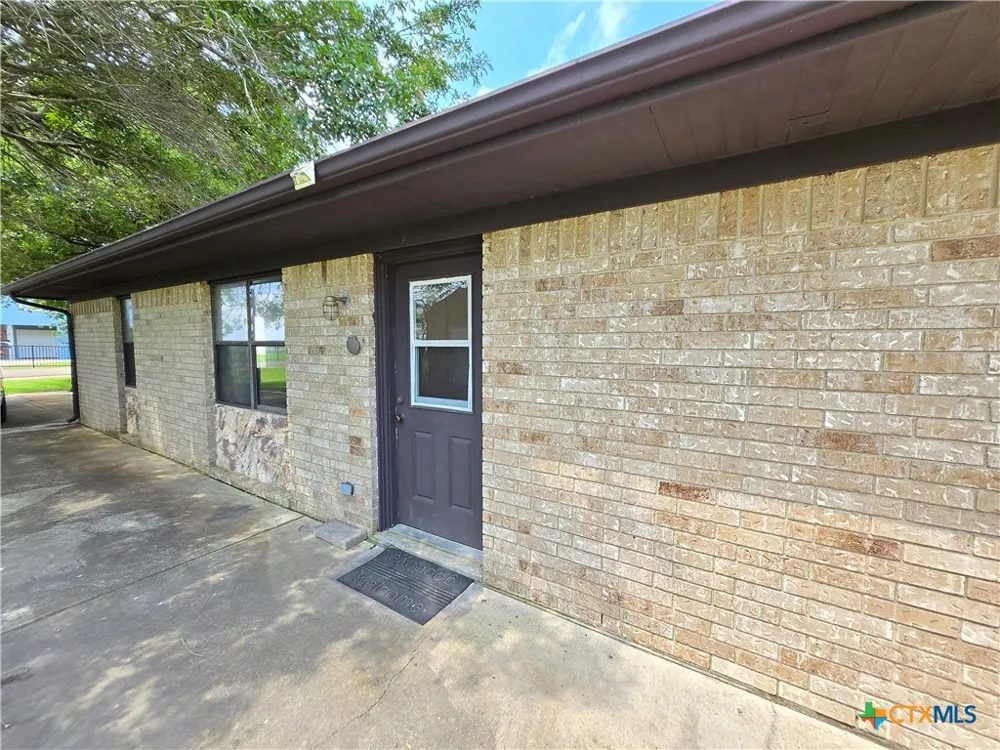 1495 W Bayshore Drive Palacios, TX 77465