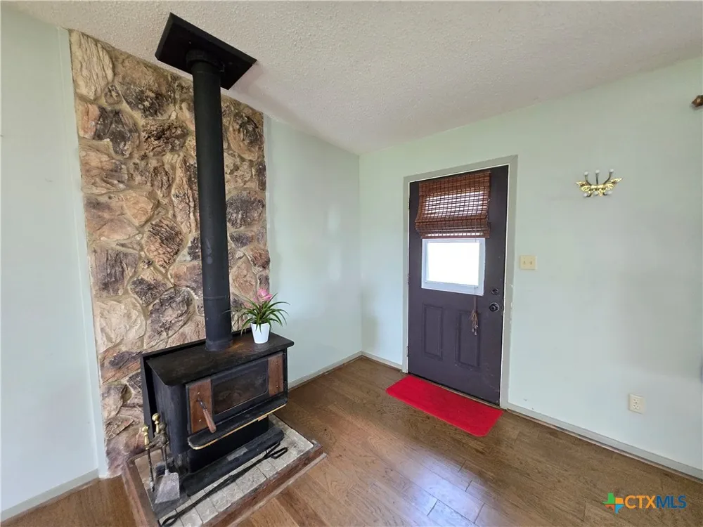 1495 W Bayshore Drive Palacios, TX 77465