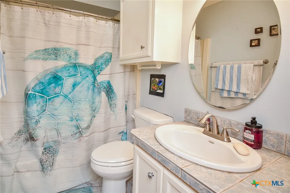 1495 W Bayshore Drive Palacios, TX 77465