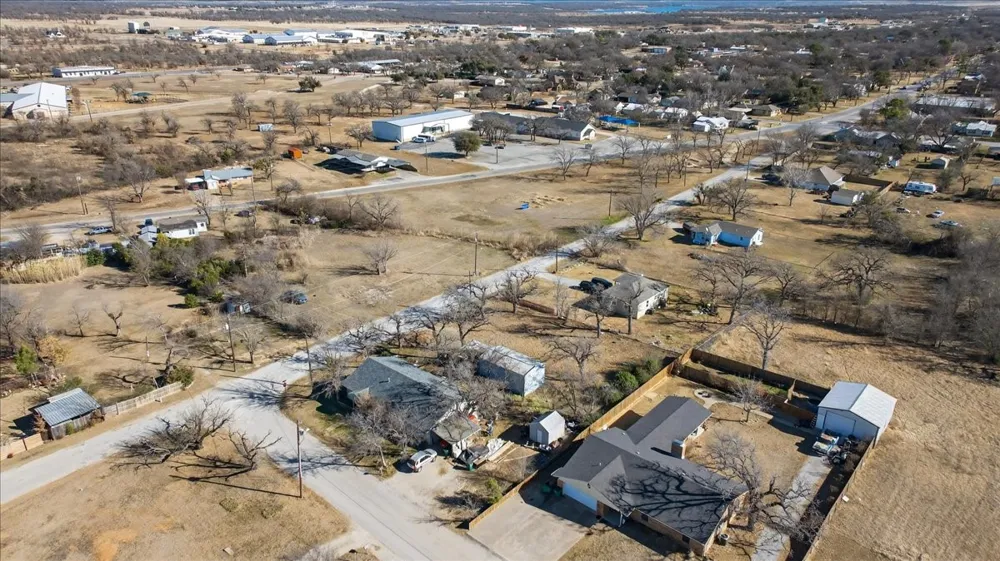 1117 W Live Oak Street Jacksboro, TX 76458