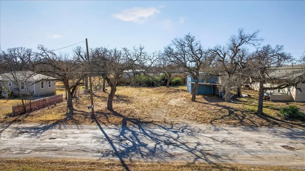 1117 W Live Oak Street Jacksboro, TX 76458