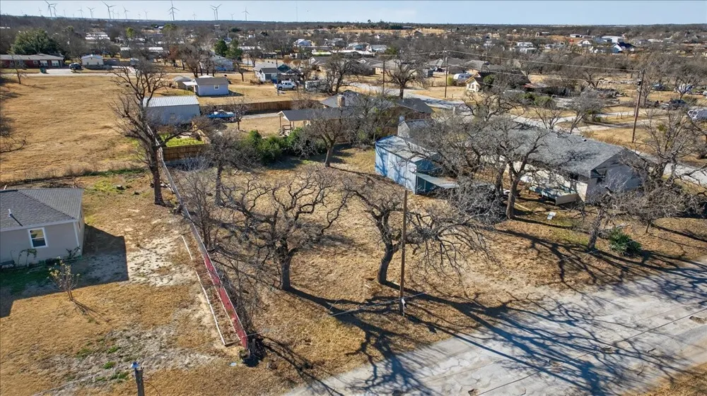 1117 W Live Oak Street Jacksboro, TX 76458