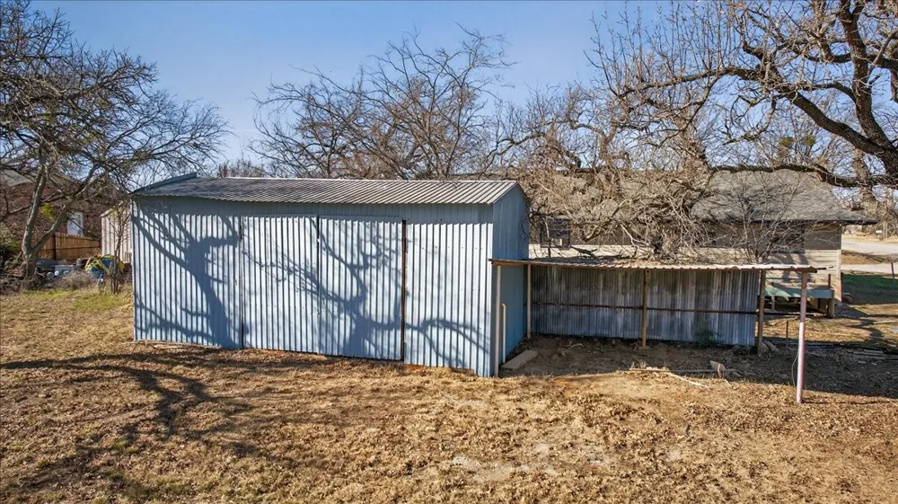 1117 W Live Oak Street Jacksboro, TX 76458