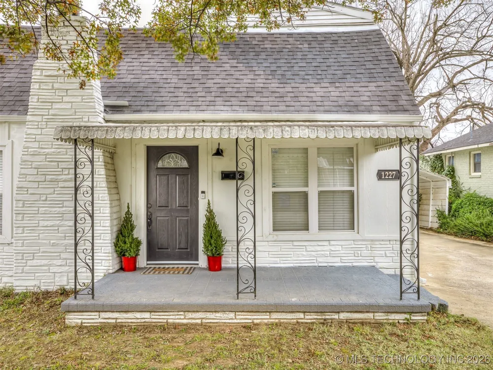 1227 S Richmond Avenue