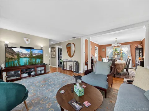 450 Valentine Avenue