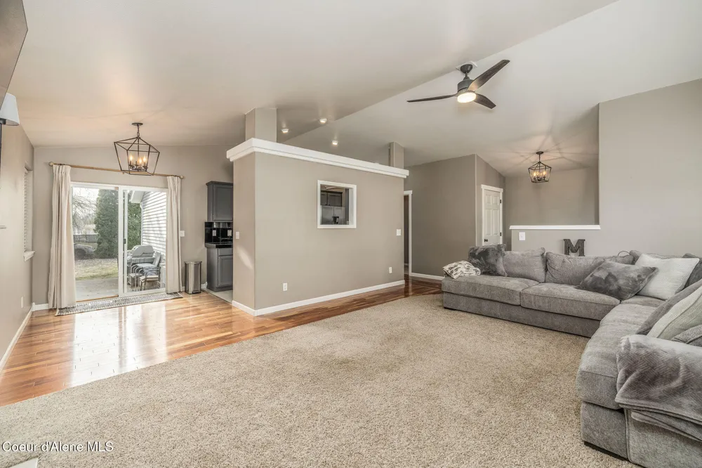 1066 E Ezra Avenue Hayden, ID 83835