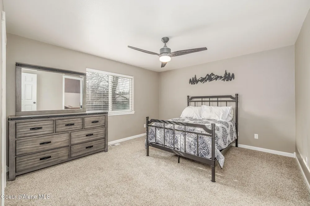 1066 E Ezra Avenue Hayden, ID 83835