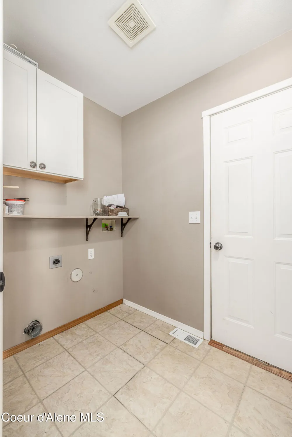 1066 E Ezra Avenue Hayden, ID 83835