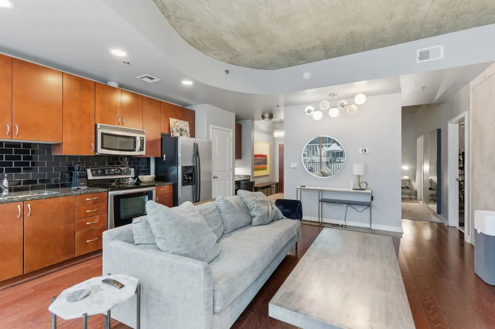 301 Demonbreun St #907