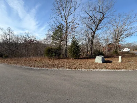 1 Deepwood Dr