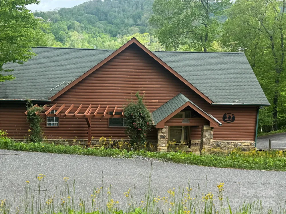 22 Zebulon Lane Mars Hill, NC 28754