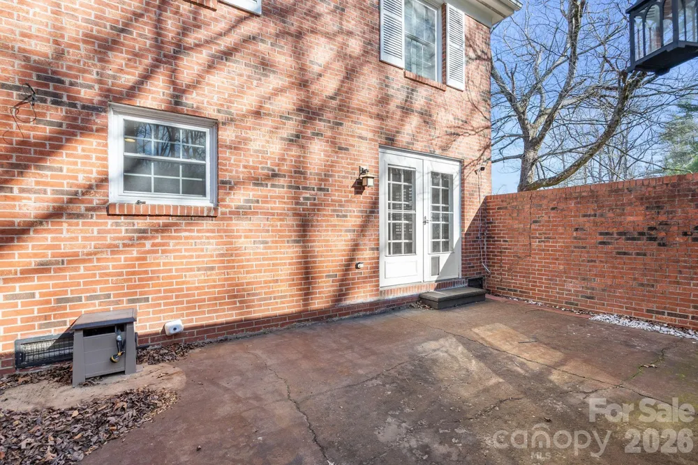 1411 Kensington Road Hendersonville, NC 28791