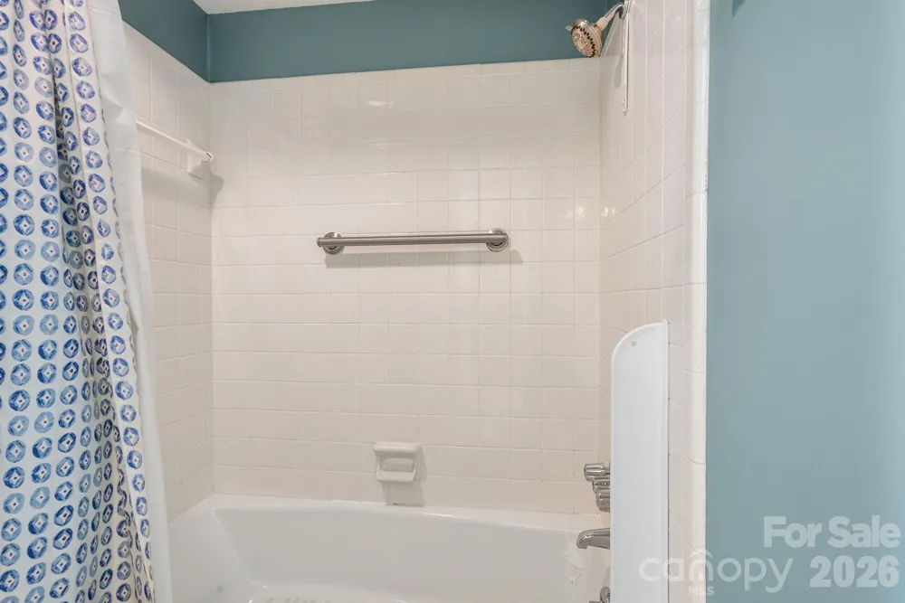 1411 Kensington Road Hendersonville, NC 28791