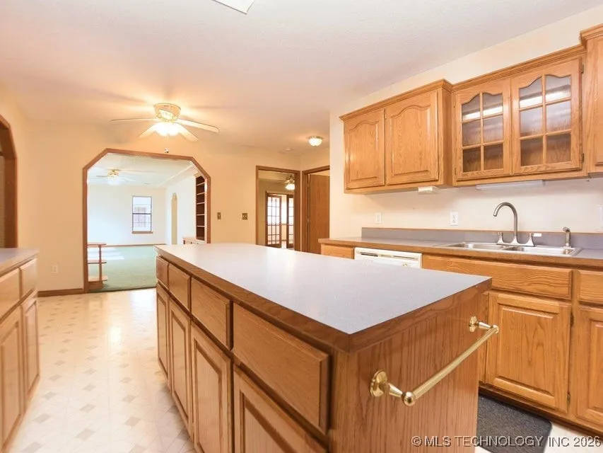 1119 Rolling Oaks Road Grove, OK 74344