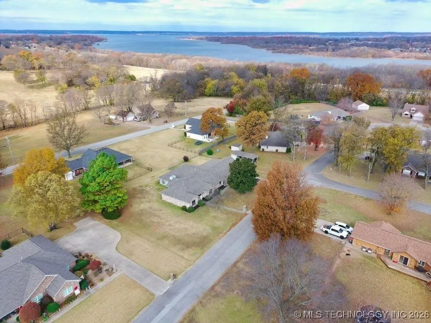 1119 Rolling Oaks Road Grove, OK 74344