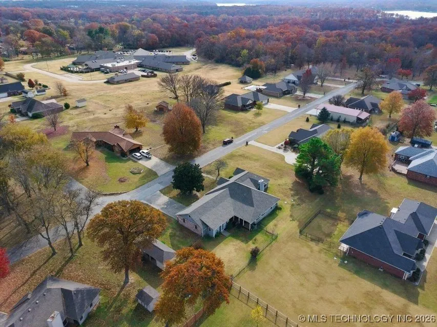 1119 Rolling Oaks Road Grove, OK 74344