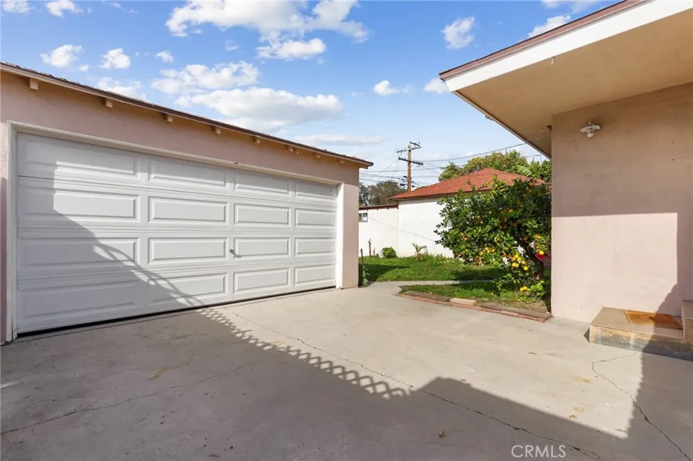 10525 Washington Avenue South Gate, CA 90280