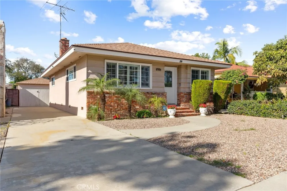 10525 Washington Avenue South Gate, CA 90280