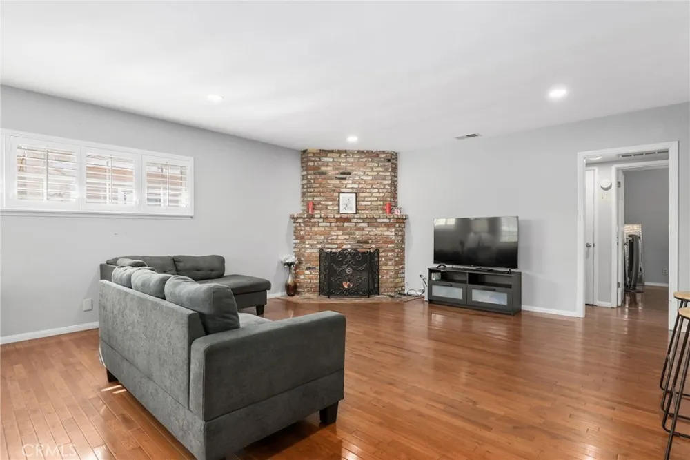 10525 Washington Avenue South Gate, CA 90280