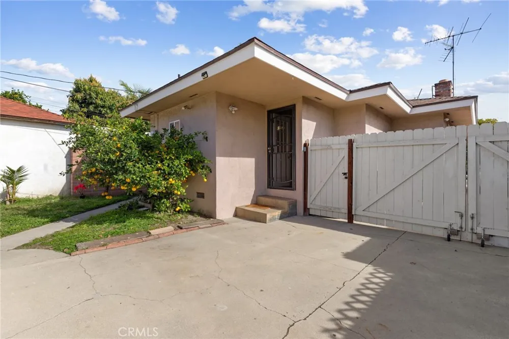 10525 Washington Avenue South Gate, CA 90280