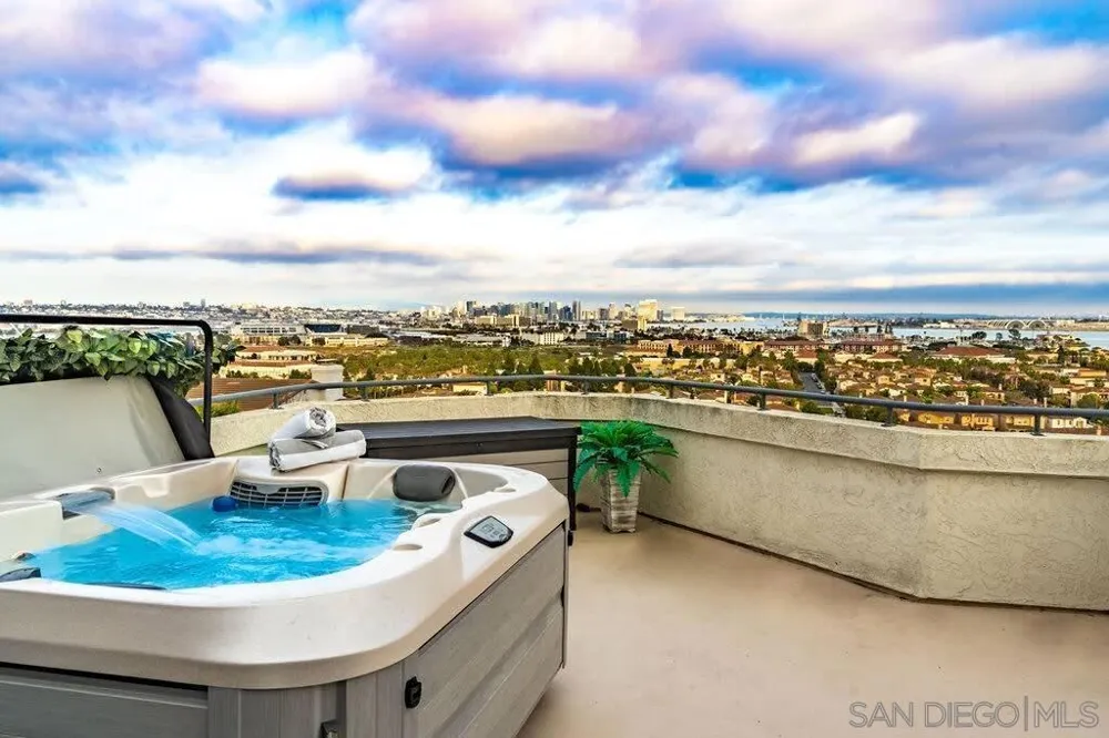 2110 Locust St San Diego, CA 92106