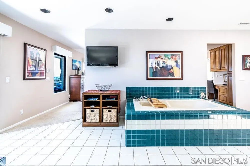 2110 Locust St San Diego, CA 92106