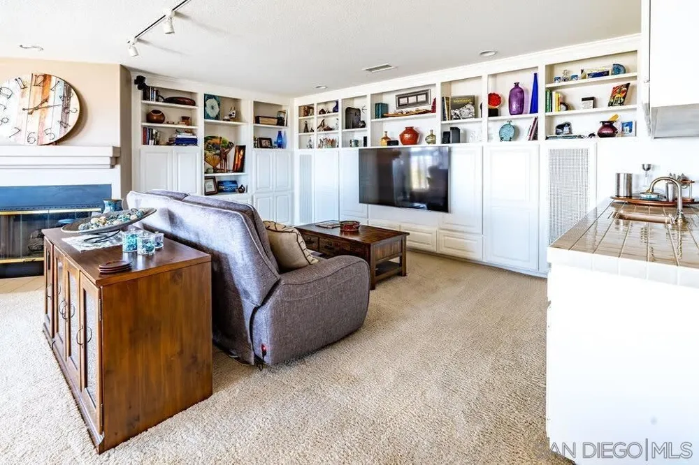 2110 Locust St San Diego, CA 92106