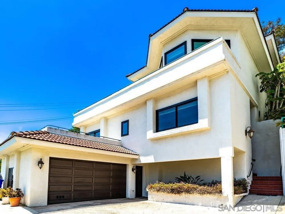 2110 Locust St San Diego, CA 92106