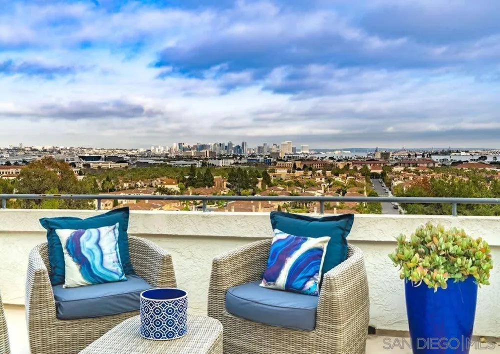 2110 Locust St San Diego, CA 92106