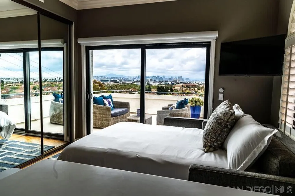 2110 Locust St San Diego, CA 92106