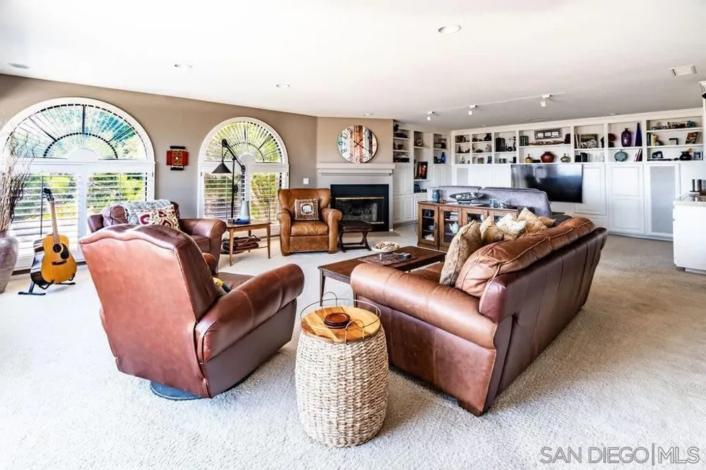 2110 Locust St San Diego, CA 92106
