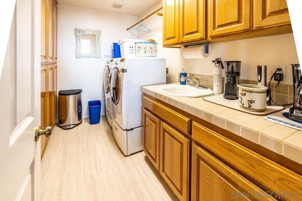 2110 Locust St San Diego, CA 92106