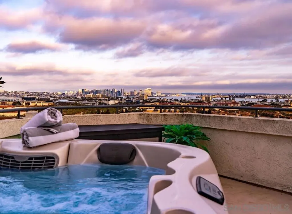 2110 Locust St San Diego, CA 92106