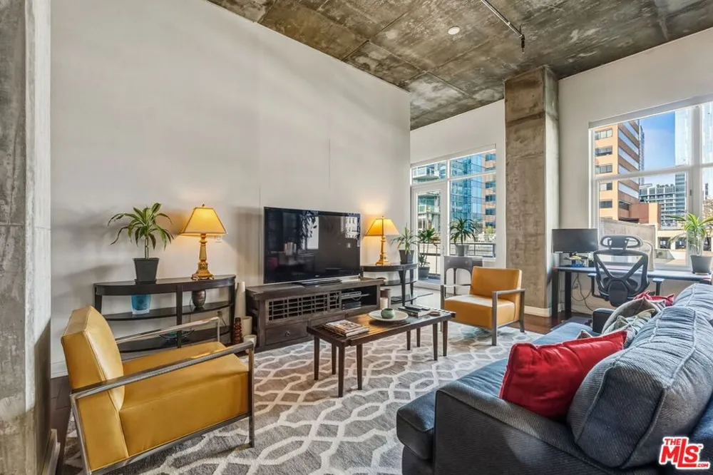 645 W 9th Street #712