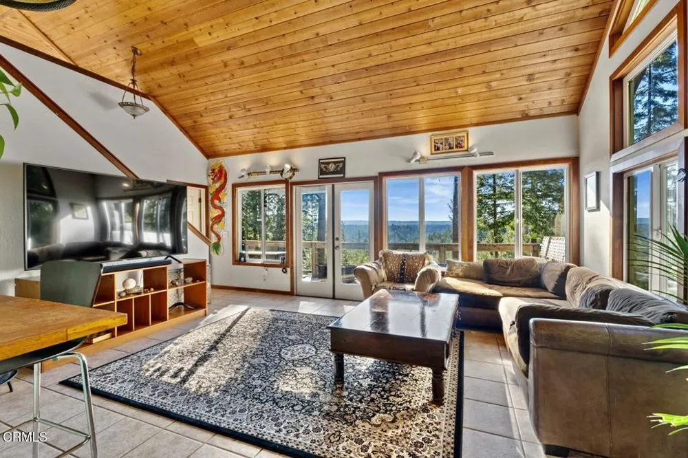 40401 Little River-Airport Road Little River, CA 95456