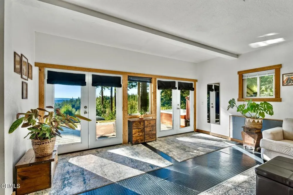 40401 Little River-Airport Road Little River, CA 95456