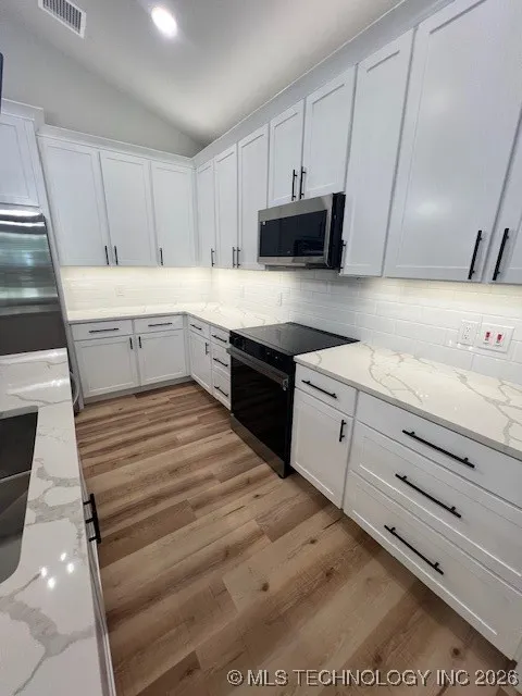 29 Circle Drive Monkey Island, OK 74331