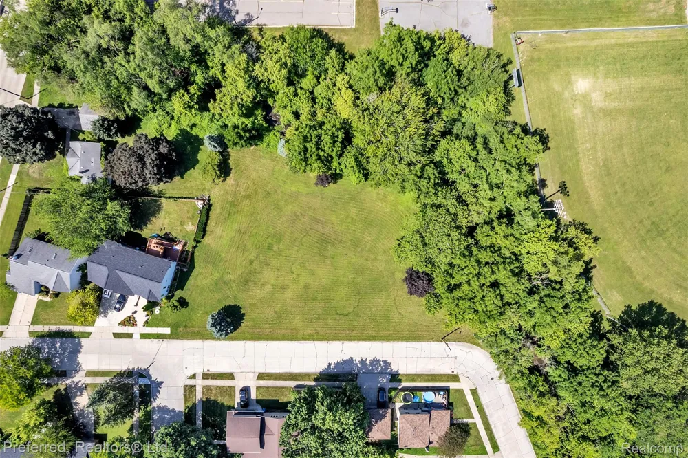 HANOVER STREET Dearborn Heights City, MI 48125