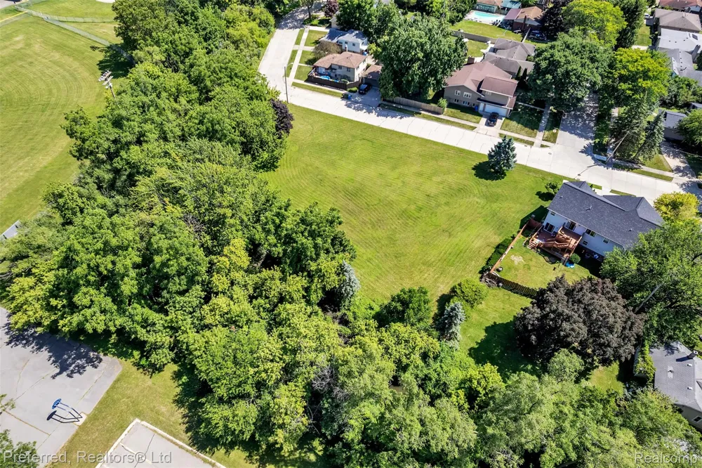 HANOVER STREET Dearborn Heights City, MI 48125
