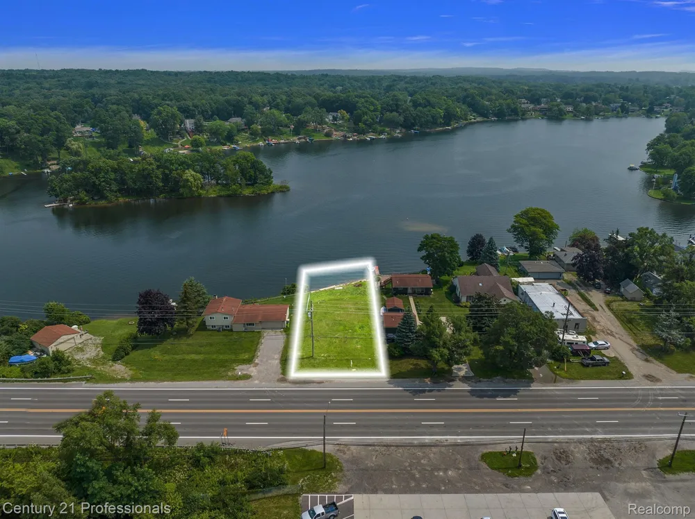 9876 Dixie Highway Springfield Charter Township, MI 48348