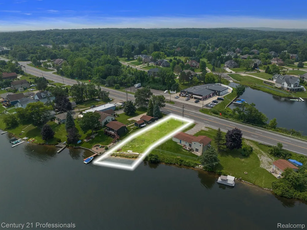 9876 Dixie Highway Springfield Charter Township, MI 48348