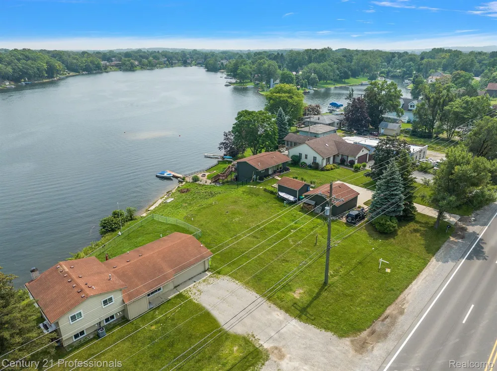 9876 Dixie Highway Springfield Charter Township, MI 48348