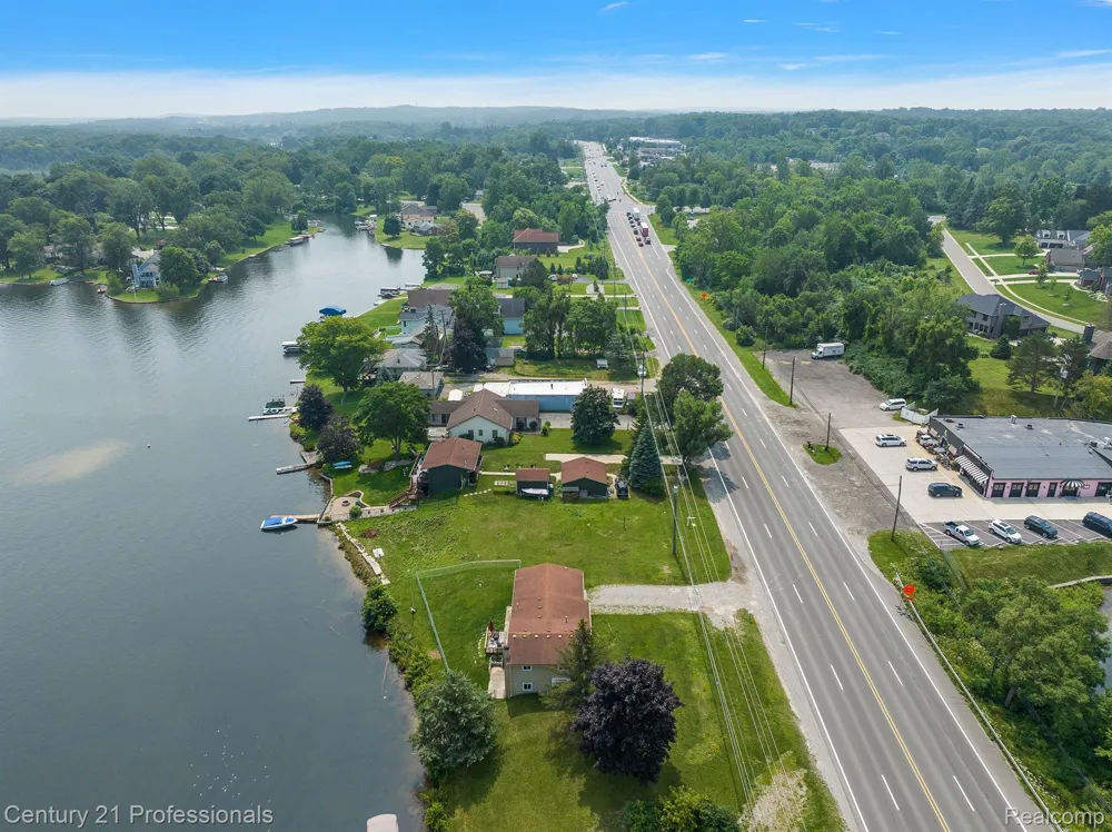 9876 Dixie Highway Springfield Charter Township, MI 48348