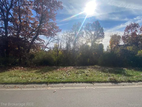 9035 HURON BLUFFS DRIVE