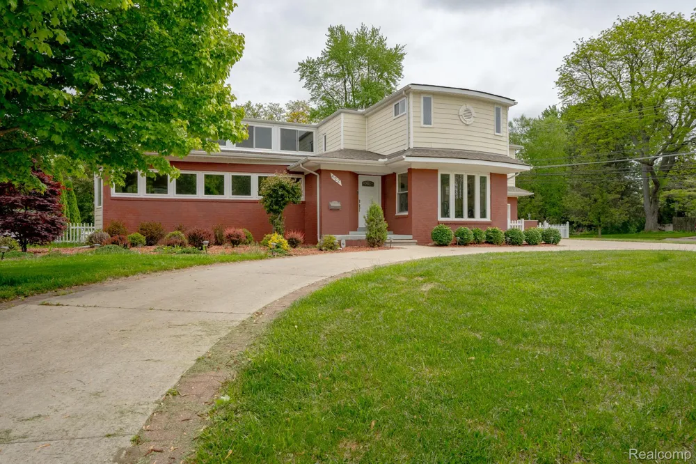 622 Sunningdale Drive