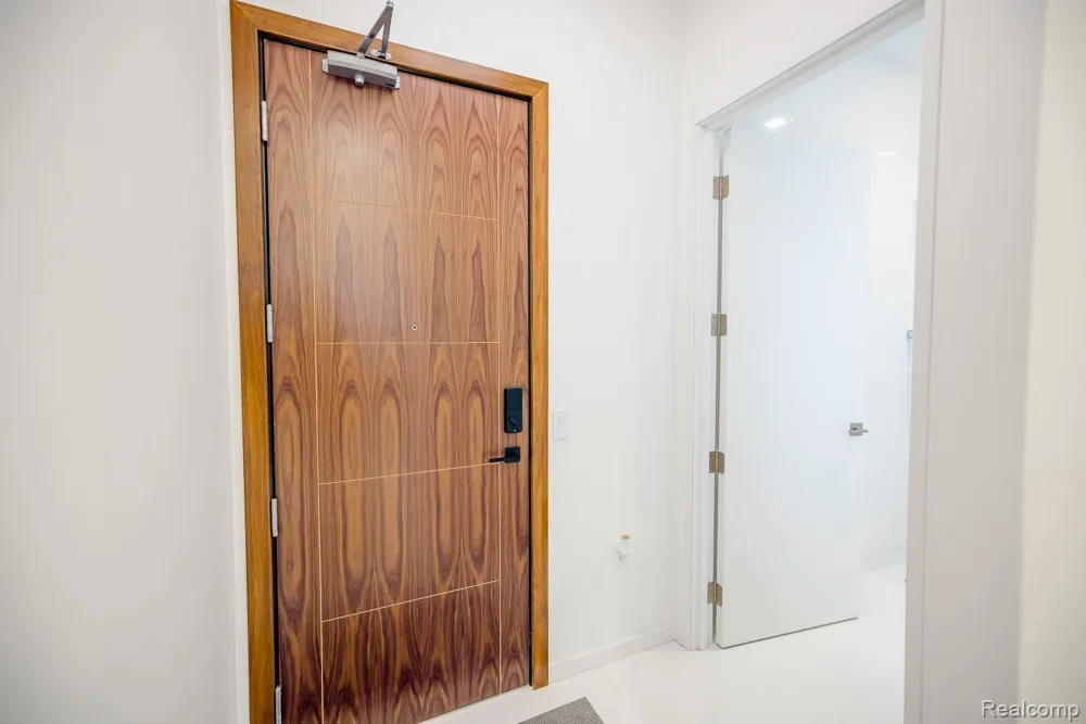 400 S Old Woodward Avenue #206